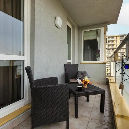 Cozy Near Airport By Renters Varsovie