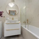 Cozy Near Airport By Renters