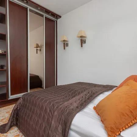 Cozy Near Airport By Renters * ワルシャワ